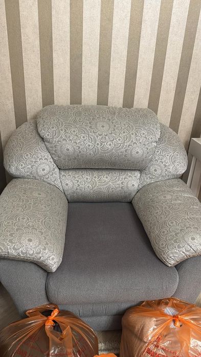 Диван и   к р е с л о