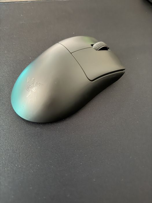 Продам игровую мышь Razer deathadder v4 pro