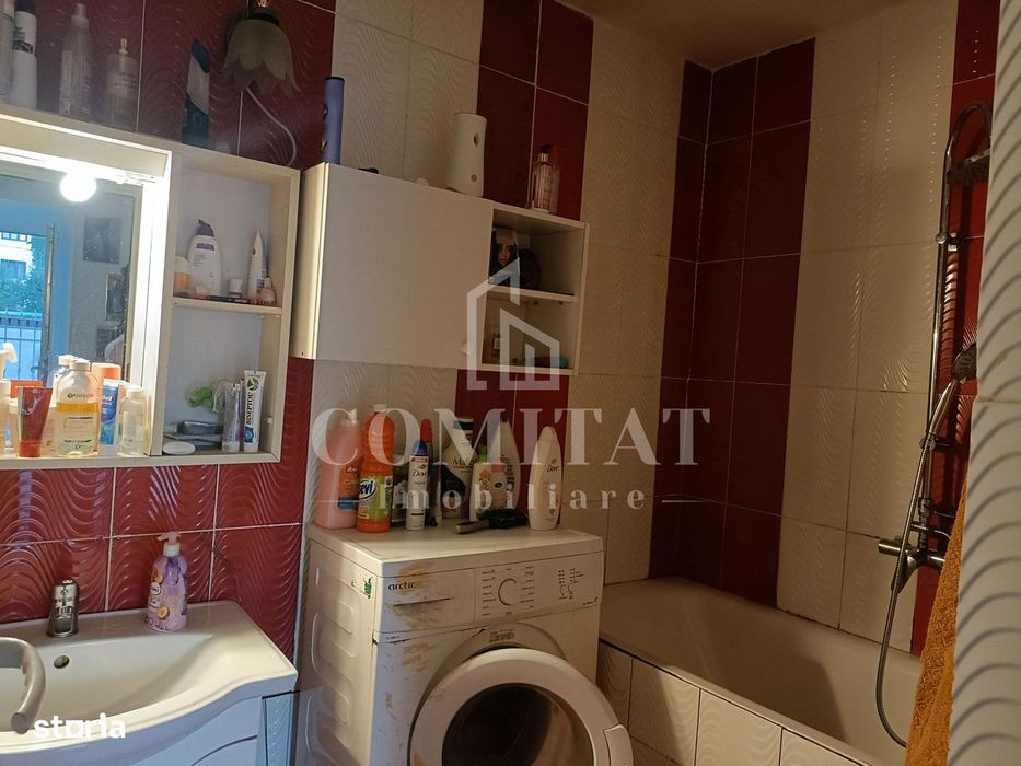 Casa 4 camere de vânzare zona Sala Polivalentă