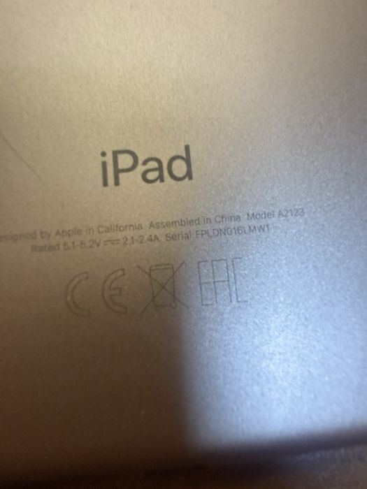 Ipad ai generatia a-3 a cu sim
