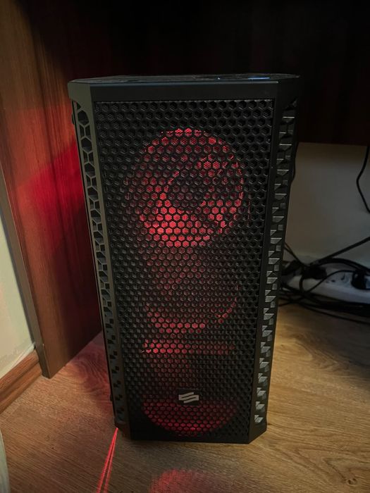 PC Gaming Ryzen 5 1600, RX 570 8GB, 16GB DDR4, SSD+HDD + Monitor 24"