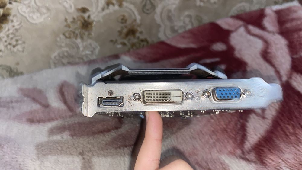 Видеокарта хорошая GTX650