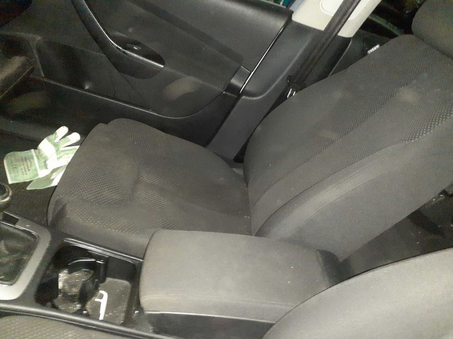 Сиденья пассат б6   ткань темные