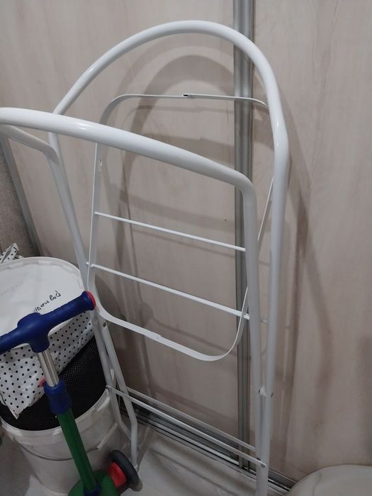 Продам ванночку с подставкой