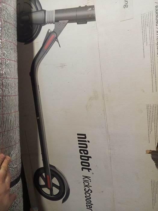 Самокат нинебот на активном ходу