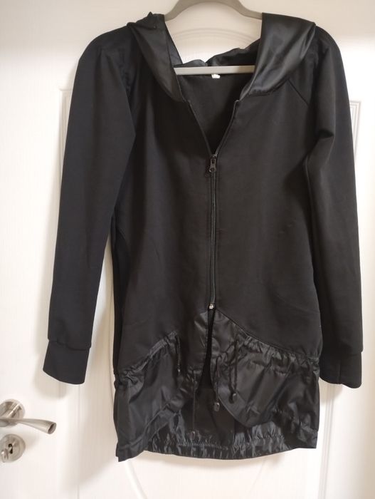 Пролетно яке с качулка