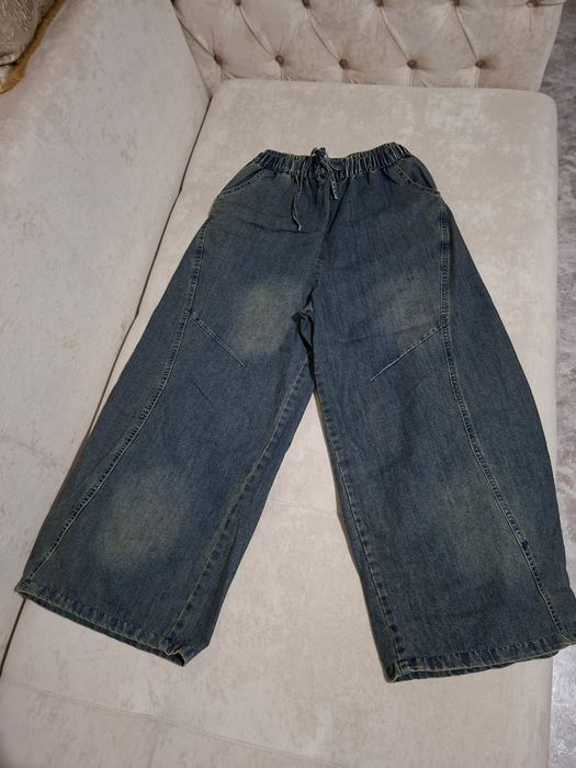 Продам женские джинсы,