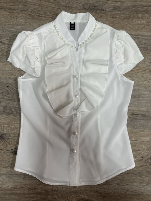 Продаю почти НОВУЮ блузочку на 42-44 размер