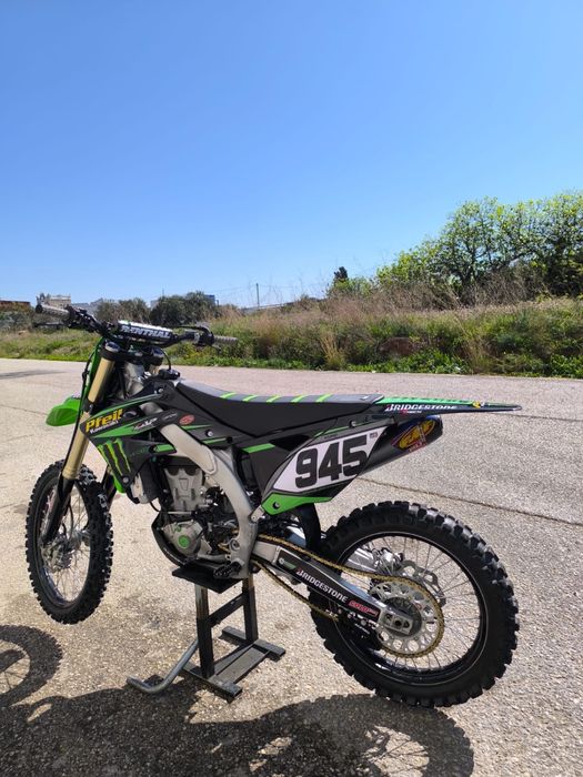 Kawasaki kx450f.