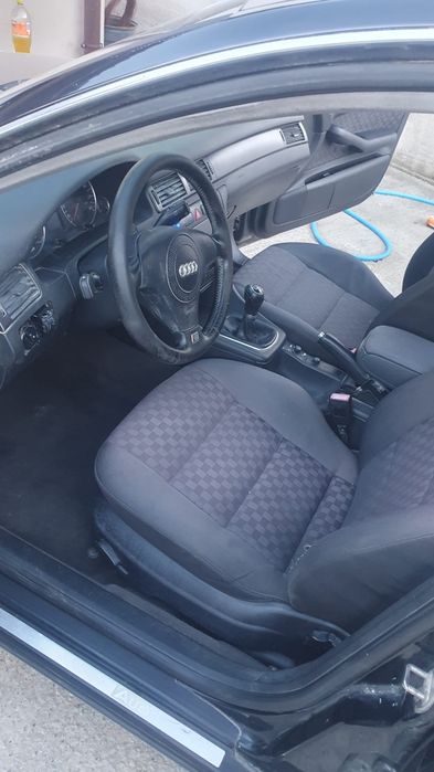 Vând Audi A6 2002