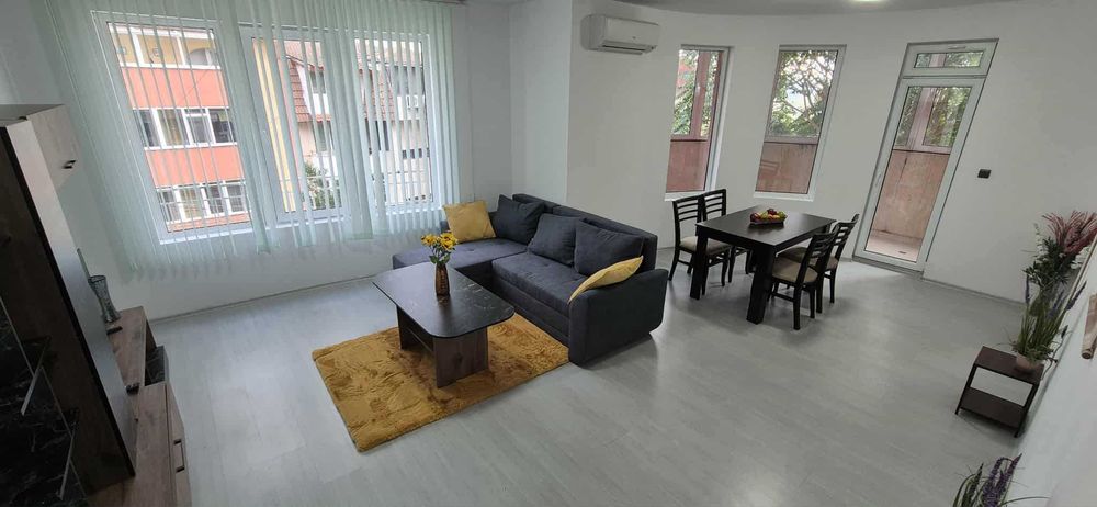 Дава се под наем Тристаен апартамент в Варна, Бриз - 100 кв.м за 612 € - Снимка #1