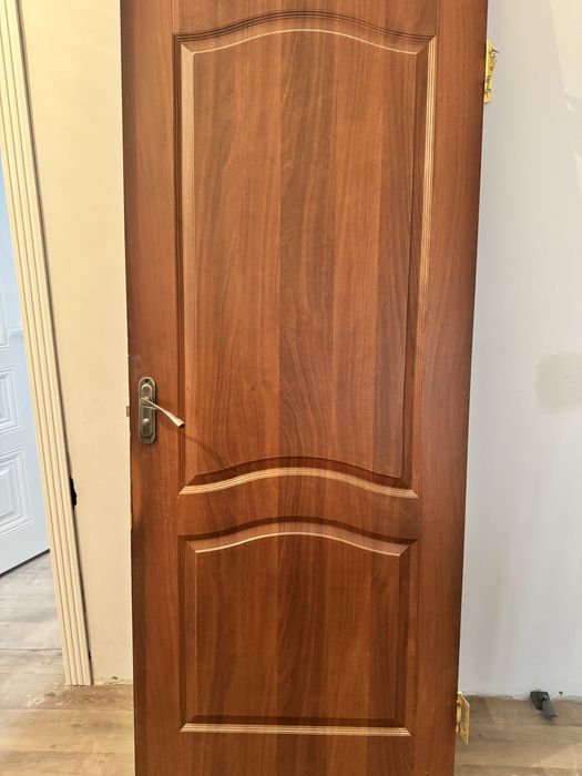 Двери межкомнатные Б/у