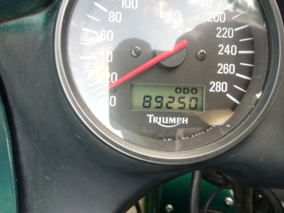 Triumph sprint st 955i 2002 preț fixxx
