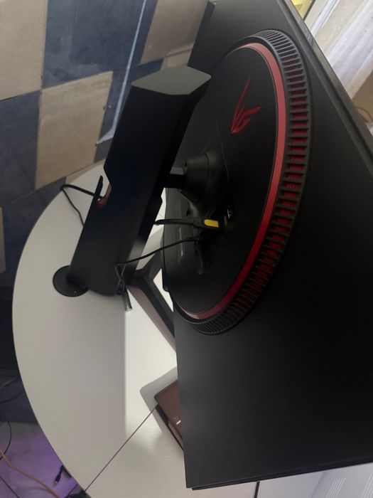 Monitor LG cu rezoluția 2k