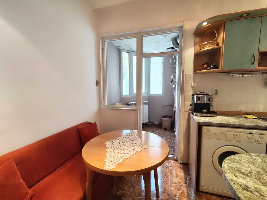 Продава се Двустаен апартамент в Търговище, Център - 57 кв.м за 1486 €/кв.м - Снимка #2