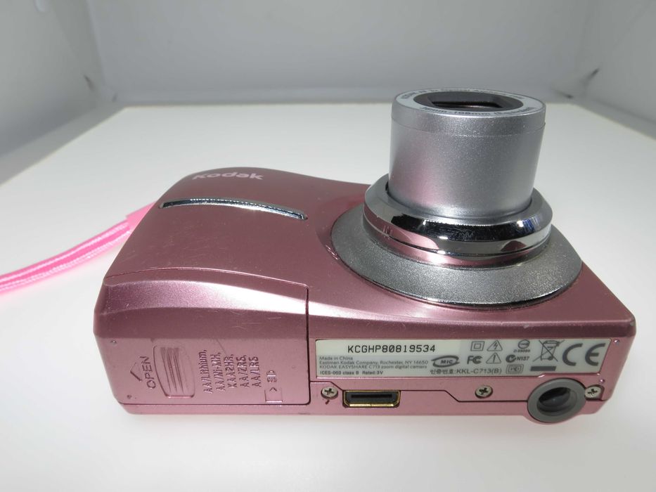 Kodak EasyShare C713 розов компактен фотоапарат, ретро цифрова камера Кодак, 7 мегапиксела и 3х оптичен зум, работи и снима с отлично качество
