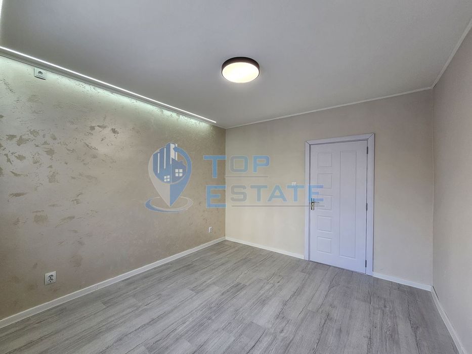 Тристаен ремонтиран апартамент с две спални в квартал Пролет, Горна О