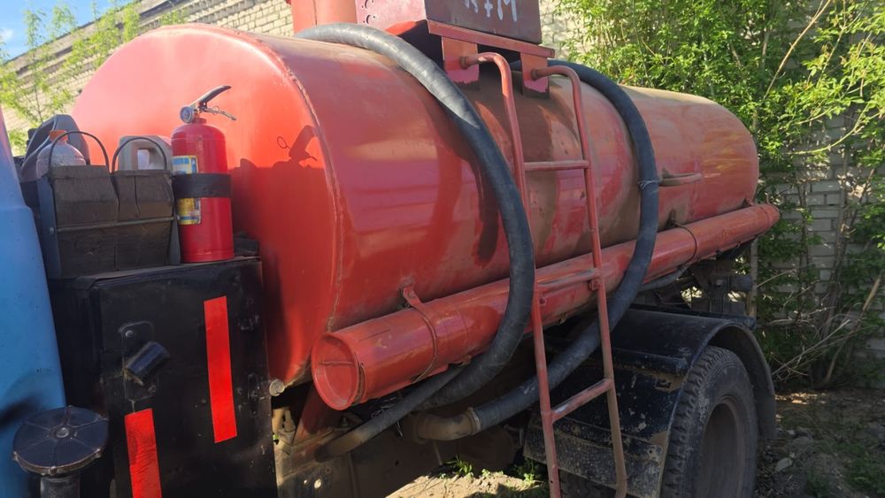 Продам топливозаправщий газ 53