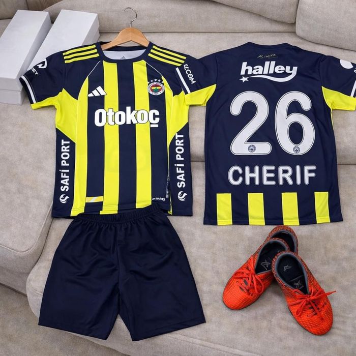 Детски футболни екипи