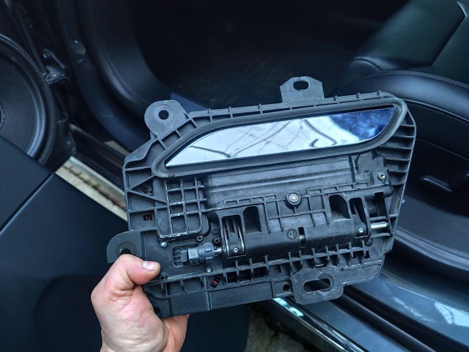 Tesla Model S ремонт на дръжки на врати