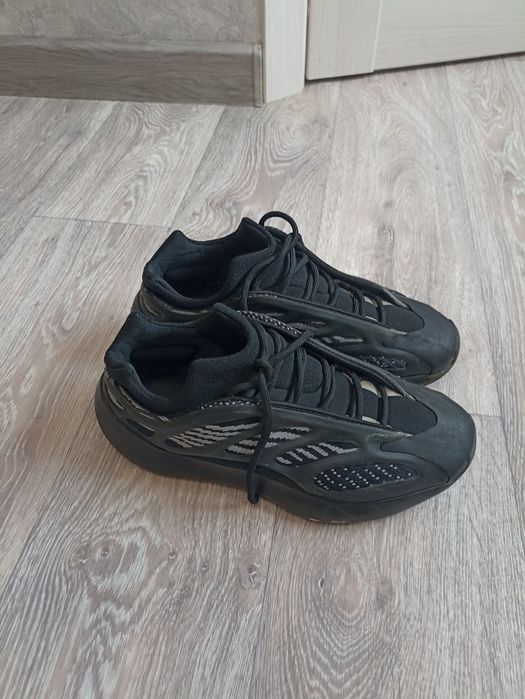 Продам кроссовки