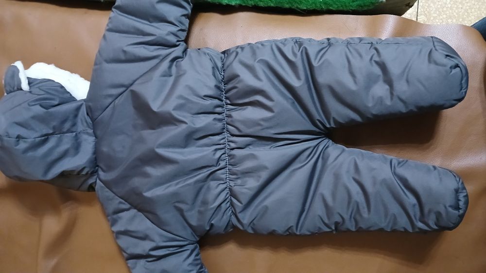 Комбез до года)))