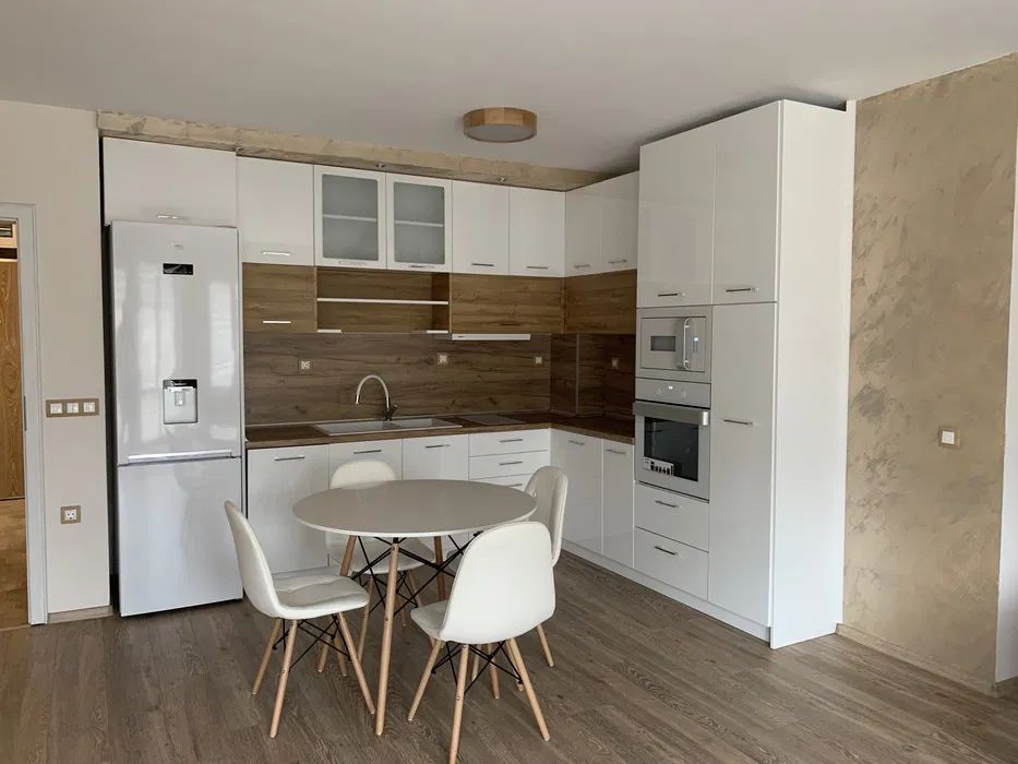 Продава се Тристаен апартамент в София, Малинова долина - 103 кв.м за 3204 €/кв.м - Снимка #2