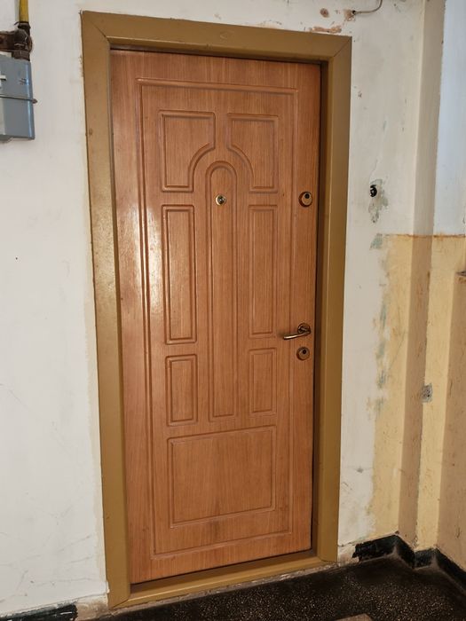 Vând usa apartament + termopan noua