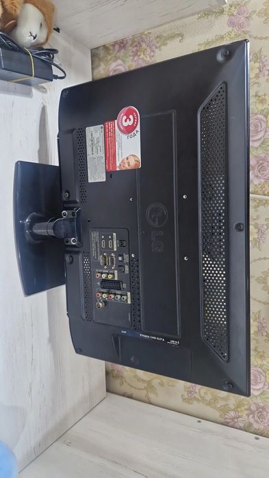 Продам телевизор цветного изображения марки LG. 64см/25дюймов.