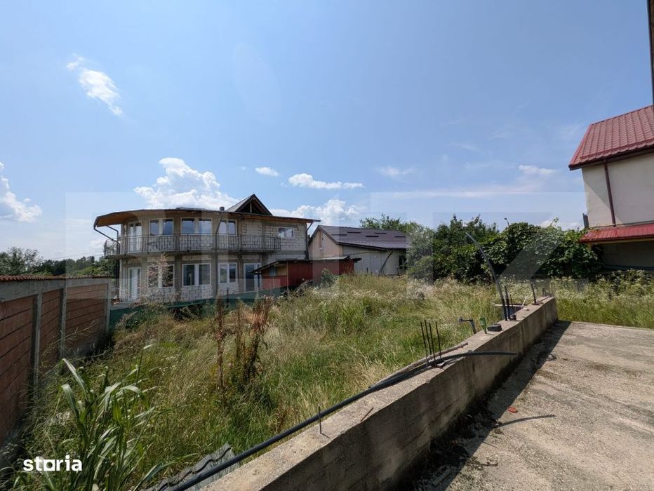 Casa semi-finisata de vanzare, 299 mp, zona Moreni