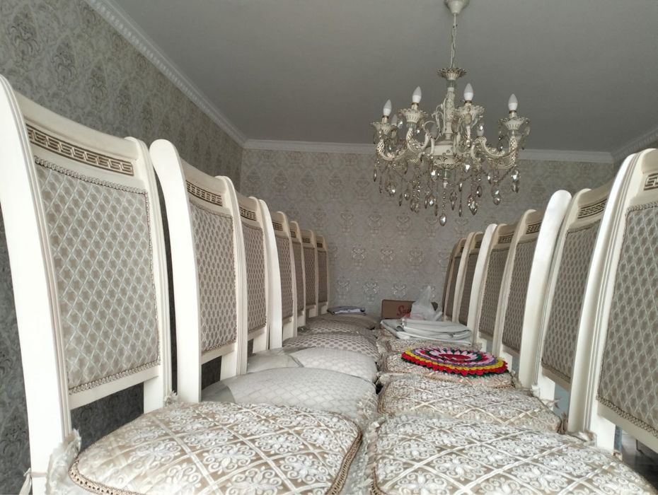 Продается Стол, стулья