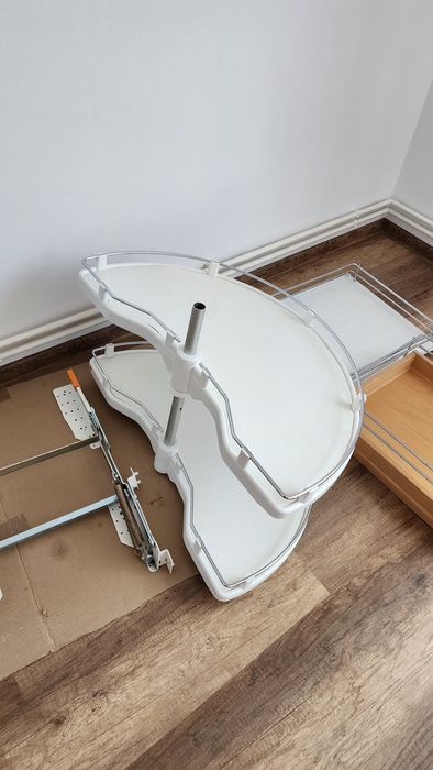 Carusel  Carusel rotitor trei sferturi de cerc pentru dulap colț, buca