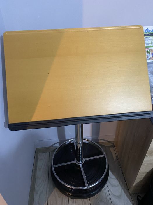 Birou ergonomic, masa