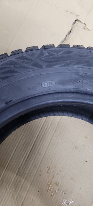 Продам резину шипованую 195/65/15