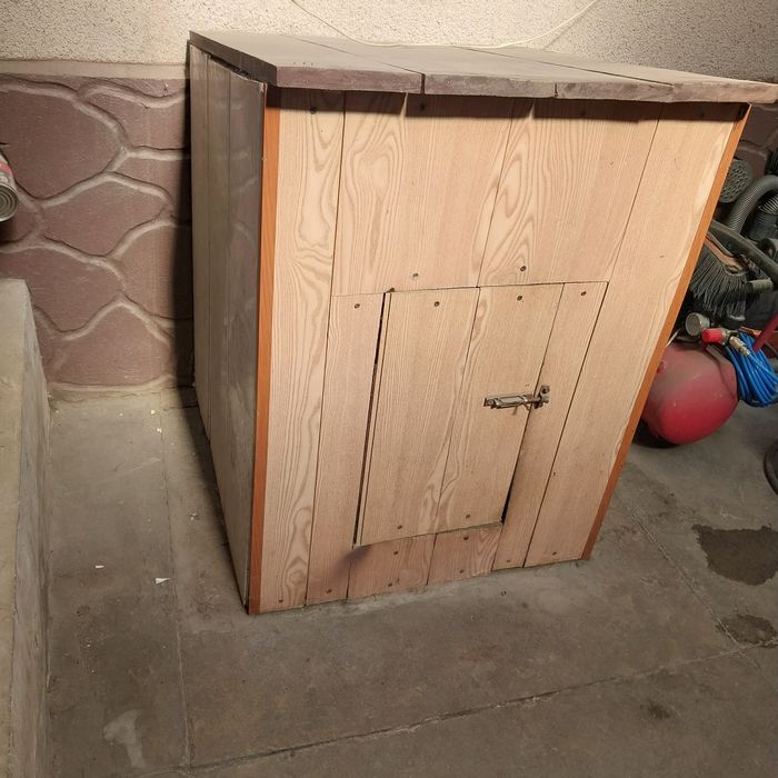 Будка для собаки.