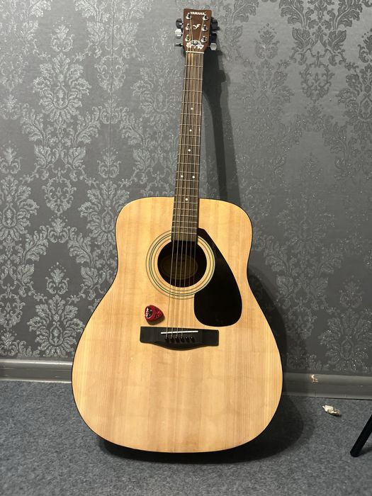 Продам гитару Yamaha