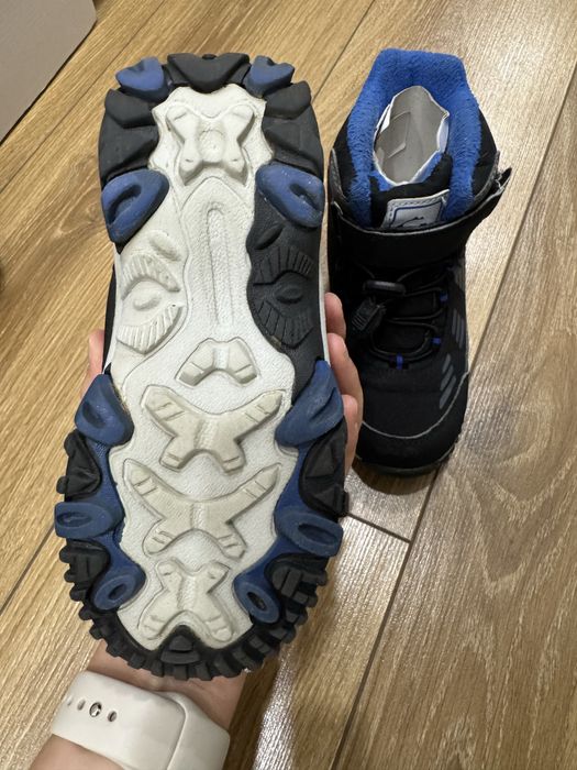 Продам зимние ботинки 27 размер