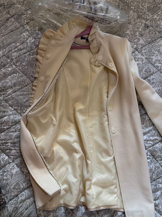 DKNY бежевое пальто шерсть