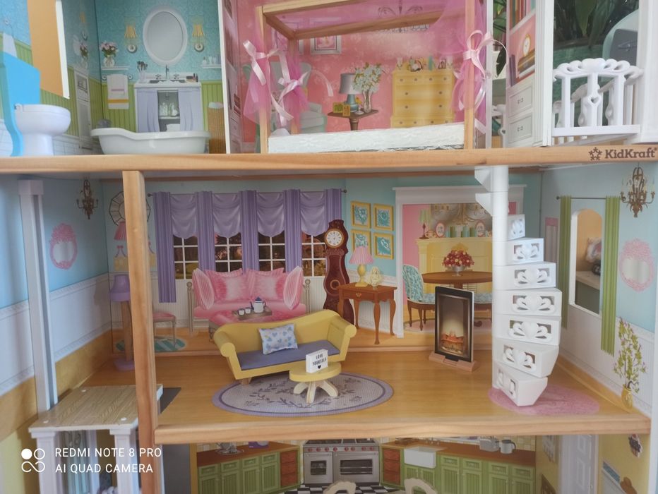 Дървена къща за кукли- Кайли KidKraft
