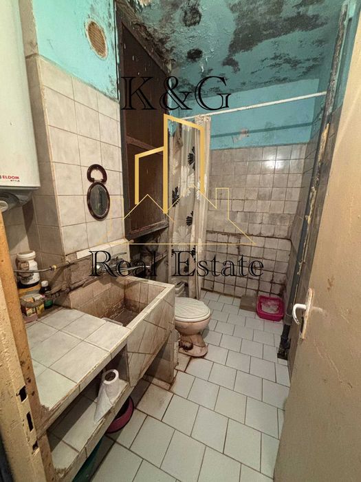 Двустаен разширен в ж.к " Орел "