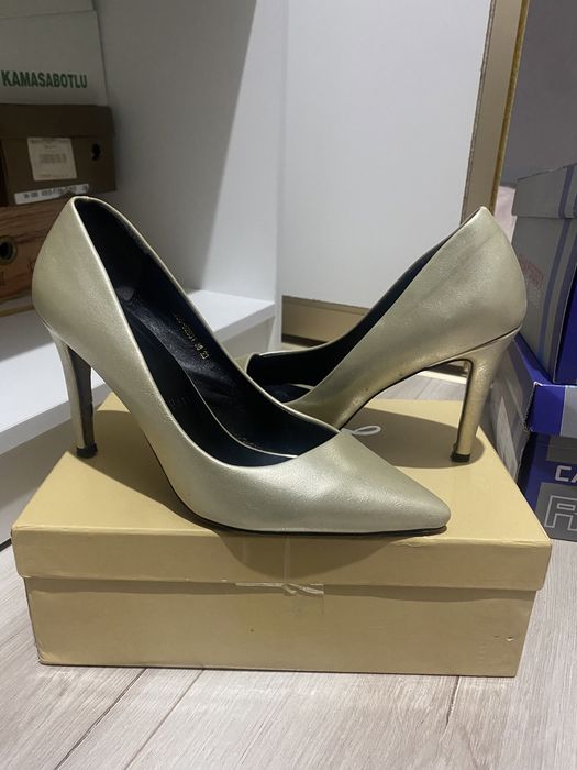 Срочно продаю бу туфельки