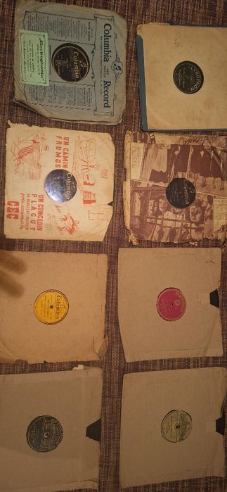 Vând pick-up și discuri de vinil vechi