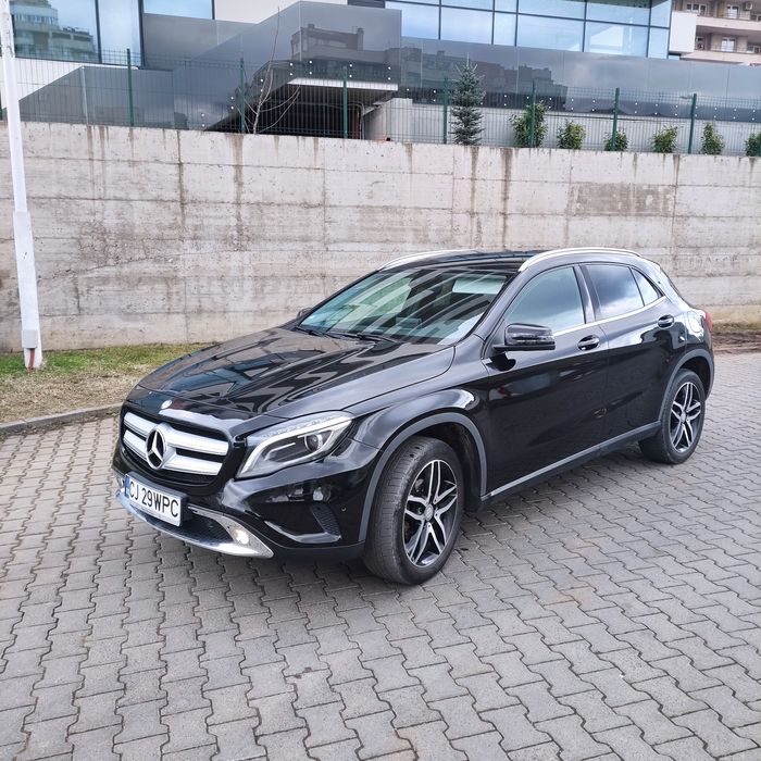 Mercedes Gla 200 benzină