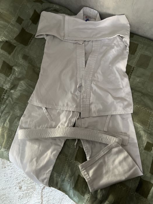 Продам кимано каратэ