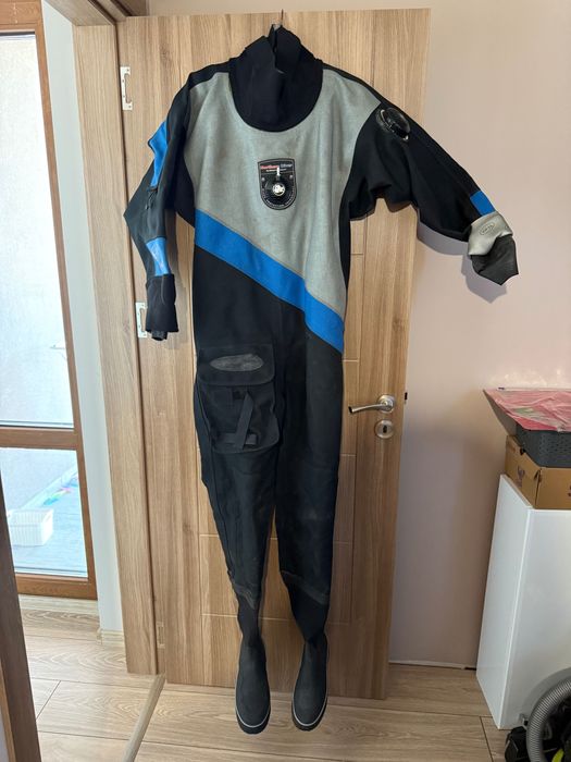 Сухи водолазни костюми !
