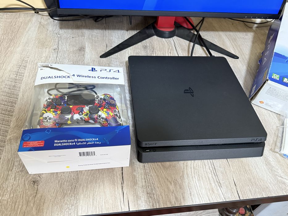 Playstation 4 Slim 1TB Goldhen