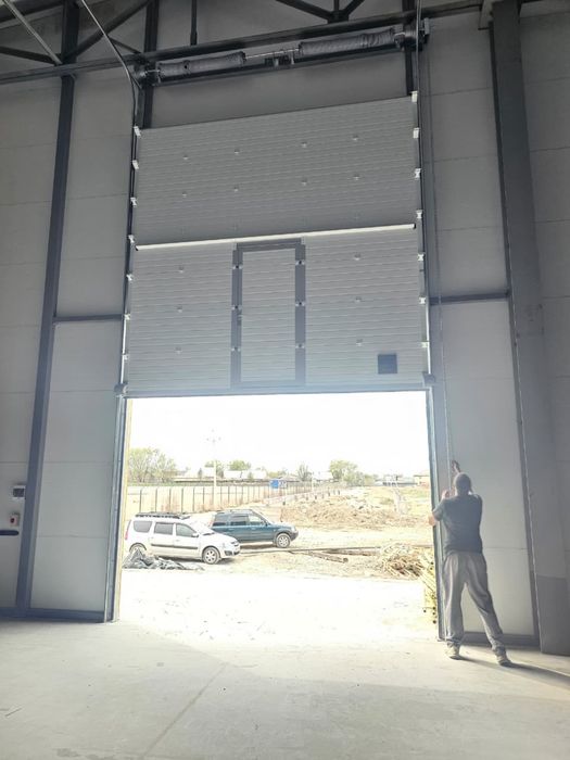 Ангарные секционные ворота Алматы