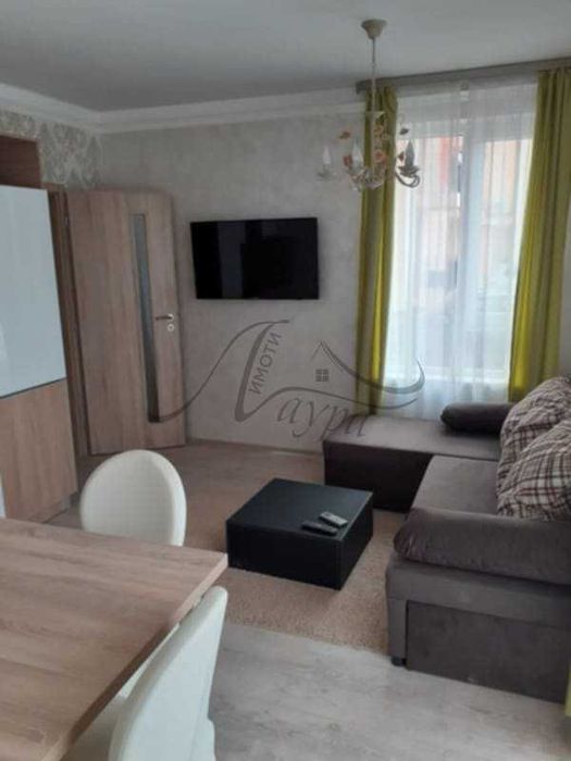 Дава се под наем Тристаен апартамент в Шумен, Пазара - 70 кв.м за 306 € - Снимка #12