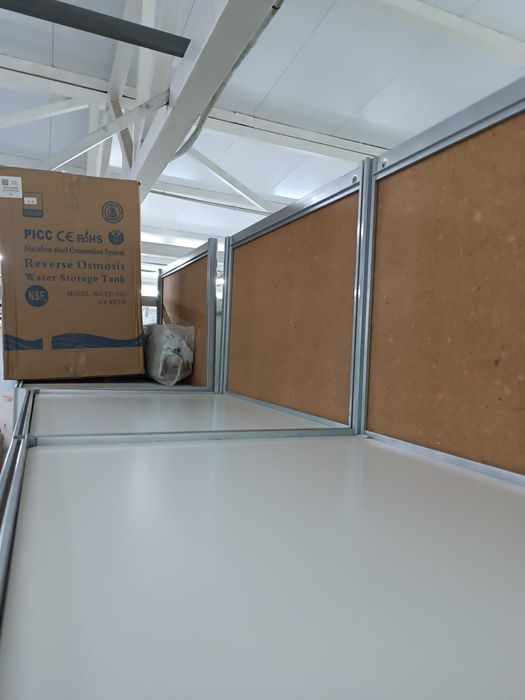 Стеклянные шкаф витрина