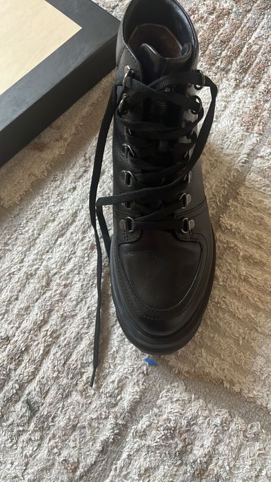 Продам зимние ботинки